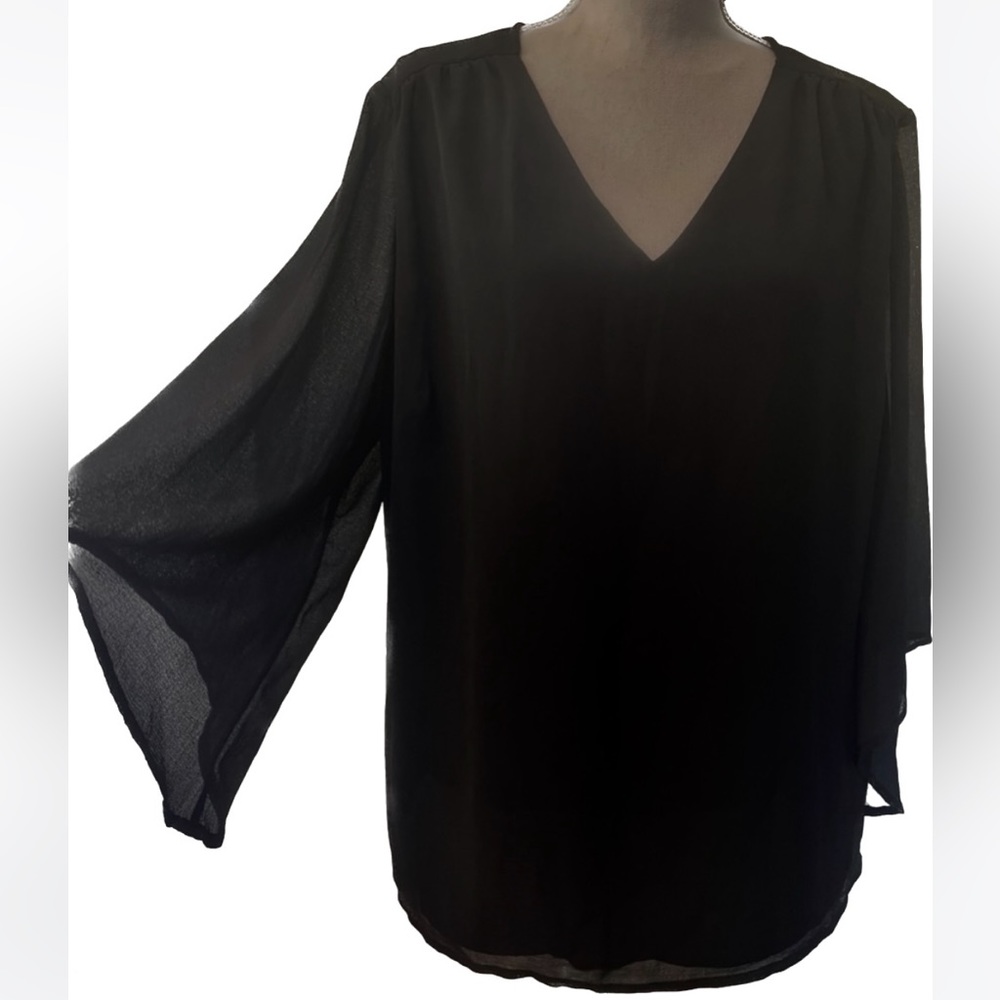 Ava & Viv Black V-Neck Top with bell sleeves women’s plus size 1X